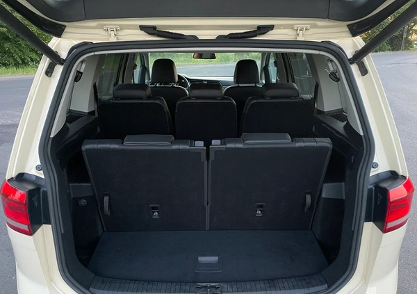 Volkswagen Touran cena 41900 przebieg: 258000, rok produkcji 2017 z Nidzica małe 407